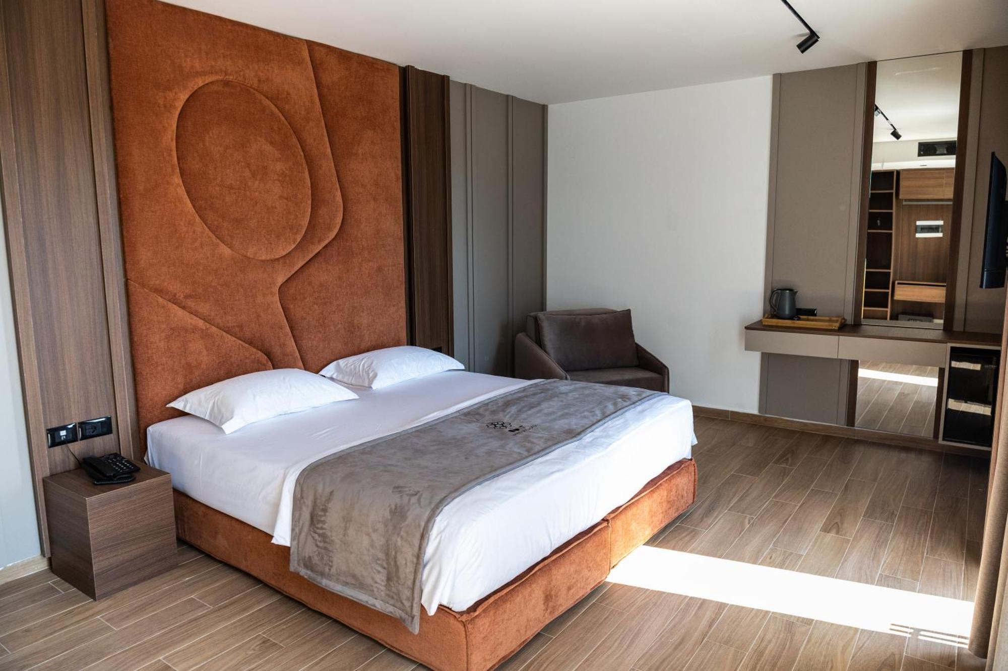 Bolt Boutique Hotel Lezhë Eksteriør billede