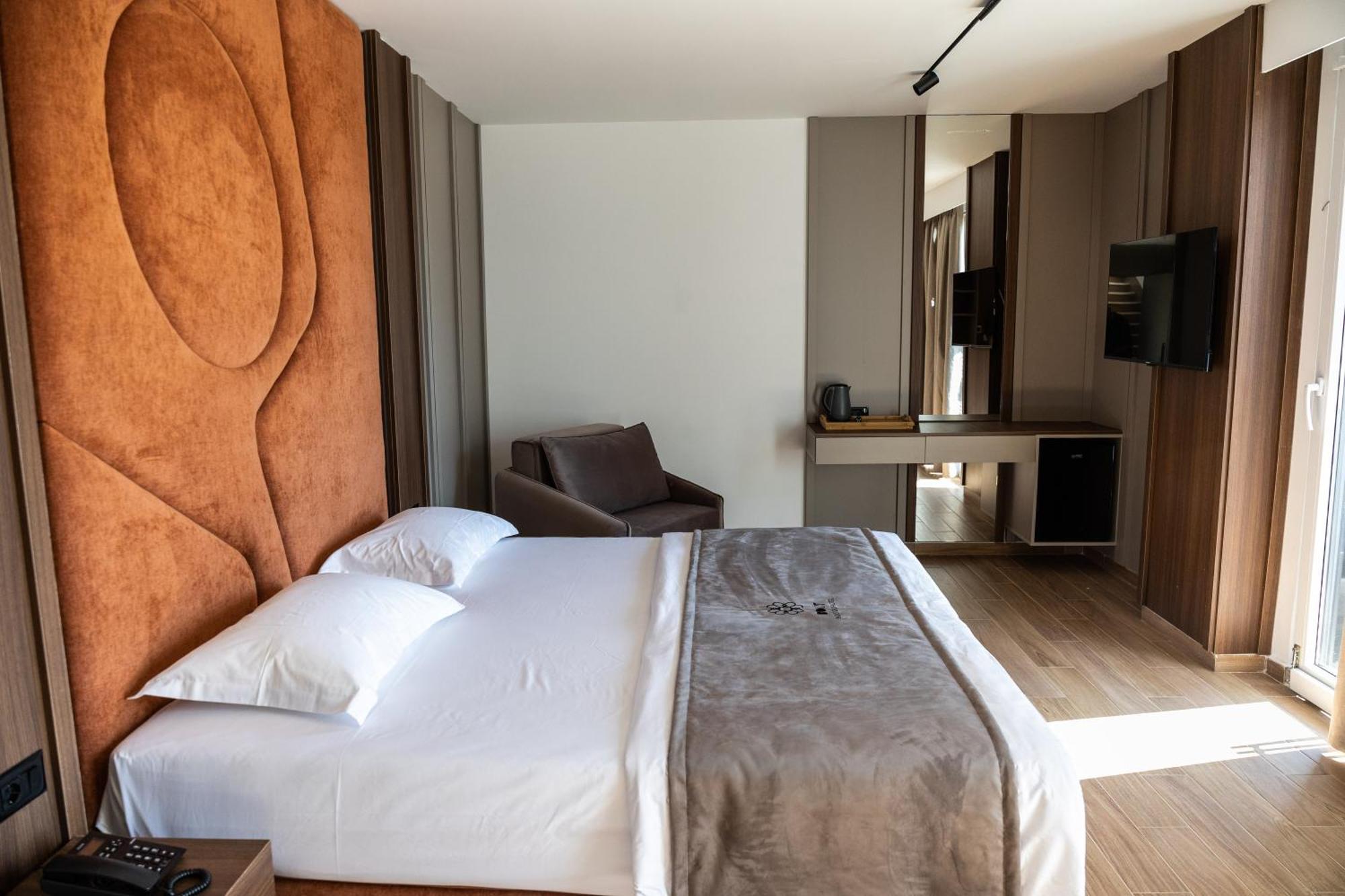 Bolt Boutique Hotel Lezhë Eksteriør billede