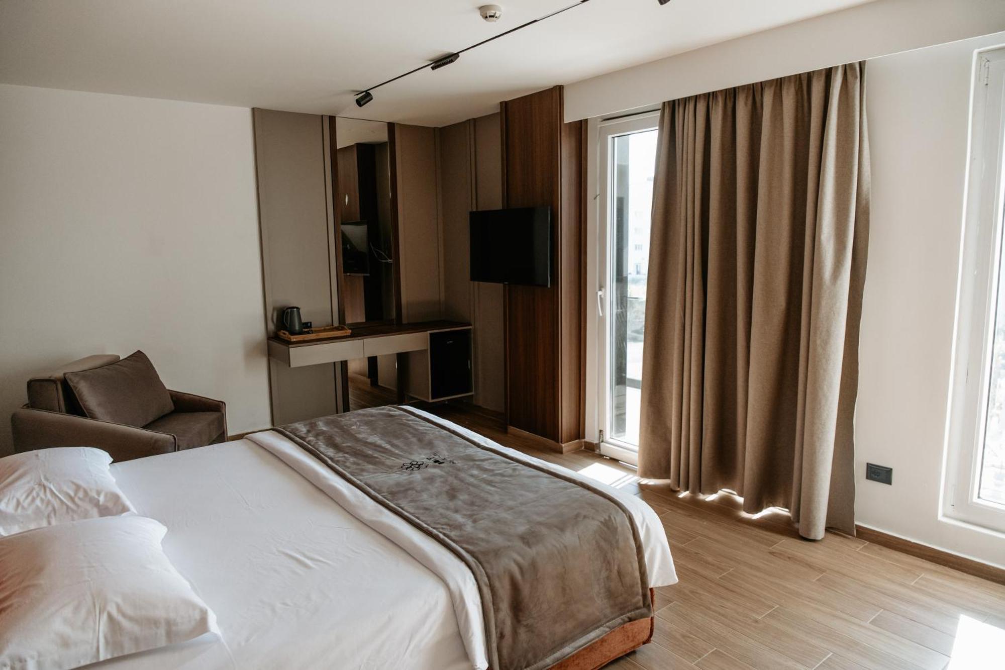 Bolt Boutique Hotel Lezhë Eksteriør billede